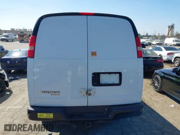 2015 Chevrolet Express Cargo z VIN 1GCWGFCF6F1246210, wystawiony jako IAAI lot #43363270 z przebiegiem 153 514 mil mil oraz . Historia ofert i sprzedaży dostępna na DreamBid. Obrazek 17.