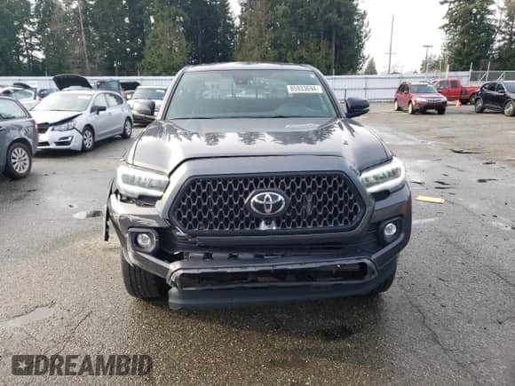 2022 Toyota Tacoma Limited with VIN 3TMGZ5AN2NM466075, listed as a Copart auction lot 85933694 with 40,606 mi miles and Salvage title. Bid and sale history available at DreamBid. Image 5.