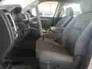 2017 Ram 1500 Big Horn z VIN 1C6RR7LT7HS822264, wystawiony jako Copart lot #80987555 z przebiegiem 223 696 mil mil oraz Szkoda całkowita • Salvage title. Historia ofert i sprzedaży dostępna na DreamBid. Obrazek 7.