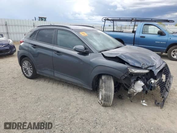 2021 Hyundai Kona SEL Plus z VIN KM8K6CAA7MU736413, wystawiony jako Copart lot #71681815 z przebiegiem 101 756 mil mil oraz Szkoda całkowita • Salvage title. Historia ofert i sprzedaży dostępna na DreamBid. Obrazek 4.