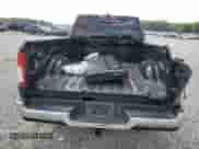 2023 Ram 1500 Big Horn z VIN 1C6RREBG2PN608059, wystawiony jako Copart lot #80358075 z przebiegiem 87 678 mil mil oraz Szkoda całkowita • Salvage title. Historia ofert i sprzedaży dostępna na DreamBid. Obrazek 6.