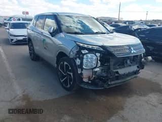 2024 Mitsubishi Outlander SE z VIN JA4J3VA87RZ043993, wystawiony jako IAAI lot #43418800 z przebiegiem 19 834 mil mil oraz . Historia ofert i sprzedaży dostępna na DreamBid. Obrazek 1.