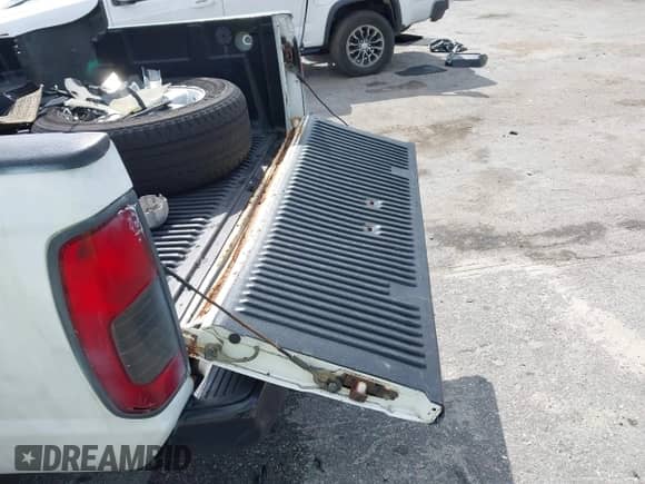 2000 Nissan Frontier XE with VIN 1N6ED27TXYC367744, listed as a IAAI auction lot 42368078 with Not provided miles and . Bid and sale history available at DreamBid. Image 11.