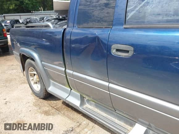2001 Dodge 1500 with VIN 1B7HC13Y51J259659, listed as a IAAI auction lot 43314014 with 212,677 mi miles and . Bid and sale history available at DreamBid. Image 12.