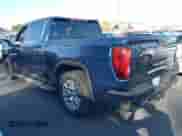 2023 GMC Sierra 1500 Denali z VIN 1GTUUGELXPZ168669, wystawiony jako IAAI lot #43378099 z przebiegiem 67 294 mil mil oraz . Historia ofert i sprzedaży dostępna na DreamBid. Obrazek 3.