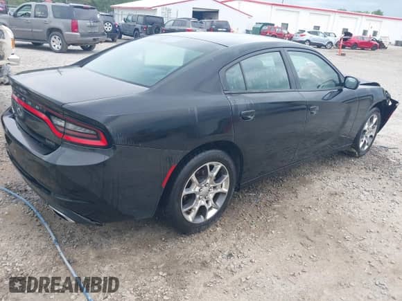 2016 Dodge Charger SE z VIN 2C3CDXFG4GH294267, wystawiony jako IAAI lot #41887393 z przebiegiem 117 649 mil mil oraz . Historia ofert i sprzedaży dostępna na DreamBid. Obrazek 4.