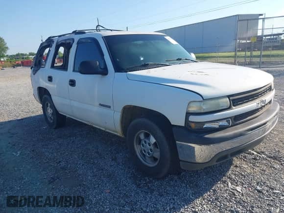 2000 Chevrolet Tahoe LS z VIN 1GNEC13T8YJ105066, wystawiony jako IAAI lot #42711998 z przebiegiem Nie podano mil oraz . Historia ofert i sprzedaży dostępna na DreamBid. Obrazek 1.