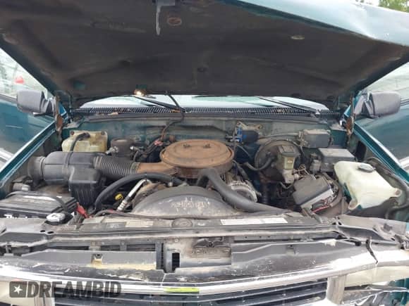 1995 Chevrolet Suburban with VIN 1GNEC16K3SJ381424, listed as a IAAI auction lot 42300584 with 128,745 mi miles and . Bid and sale history available at DreamBid. Image 10.