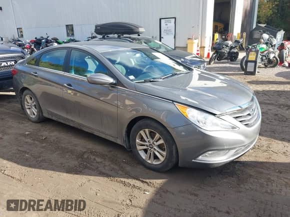 2013 Hyundai Sonata GLS с VIN 5NPEB4AC0DH513841, выставлен на аукционе IAAI как лот 43394613 с пробегом 101 908 миль миль и . История ставок и продаж доступна на DreamBid. Изображение 1.