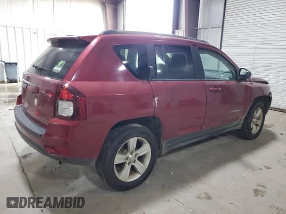 2014 Jeep Compass Sport с VIN 1C4NJDBB0ED784379, выставлен на аукционе Copart как лот 86301525 с пробегом 126 860 миль миль и Списание • Salvage title. История ставок и продаж доступна на DreamBid. Изображение 3.