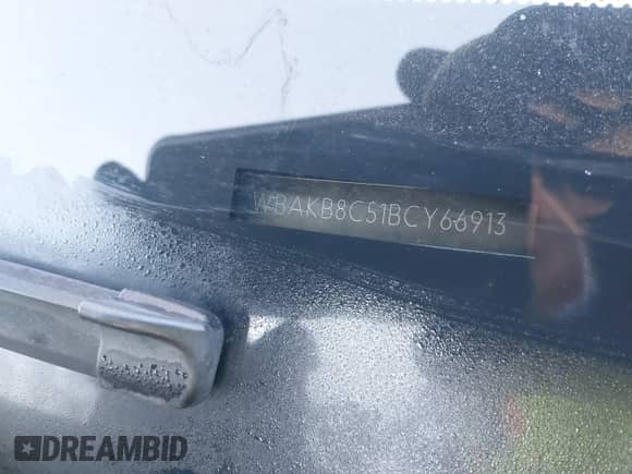 2011 BMW 7 Series 750Li z VIN WBAKB8C51BCY66913, wystawiony jako IAAI lot #41987656 z przebiegiem 113 843 mil mil oraz . Historia ofert i sprzedaży dostępna na DreamBid. Obrazek 12.