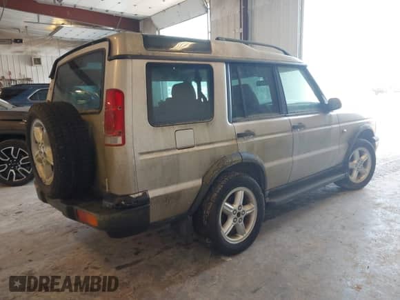 2000 Land Rover Discovery Cloth с VIN SALTY1246YA266116, выставлен на аукционе IAAI как лот 42646287 с пробегом 126 801 миль миль и . История ставок и продаж доступна на DreamBid. Изображение 4.