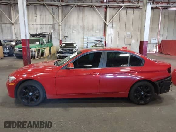 2015 BMW 3 Series 328i z VIN WBA3C1C56FK124284, wystawiony jako IAAI lot #42920808 z przebiegiem 155 068 mil mil oraz . Historia ofert i sprzedaży dostępna na DreamBid. Obrazek 15.