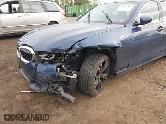 2022 BMW 3 Series 330i with VIN 3MW5R1J02N8C29404, listed as a IAAI auction lot 43203814 with 39,029 mi miles and . Bid and sale history available at DreamBid. Image 6.