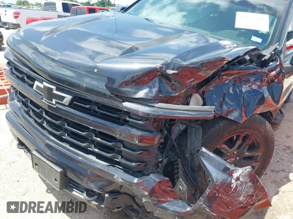 2022 Chevrolet Silverado 1500 RST z VIN 1GCUDEET6NZ610302, wystawiony jako IAAI lot #42176569 z przebiegiem 113 137 mil mil oraz . Historia ofert i sprzedaży dostępna na DreamBid. Obrazek 6.