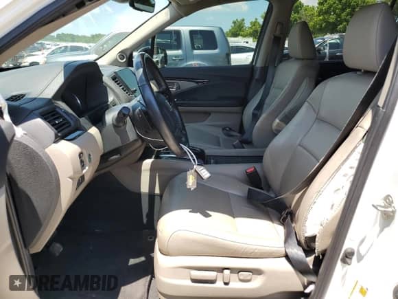 2019 Honda Pilot Touring 7-Passenger z VIN 5FNYF6H68KB074204, wystawiony jako Copart lot #63221895 z przebiegiem 93 687 mil mil oraz Szkoda całkowita • Salvage title. Historia ofert i sprzedaży dostępna na DreamBid. Obrazek 7.