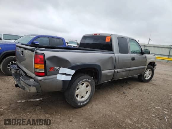 2006 GMC Sierra 1500 SLE2 z VIN 1GTEK19Z76Z130711, wystawiony jako Copart lot #82642185 z przebiegiem Nie podano mil oraz Czysty tytuł • Clean title. Historia ofert i sprzedaży dostępna na DreamBid. Obrazek 3.