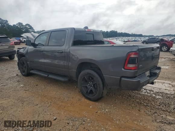 2021 Ram 1500 Big Horn z VIN 1C6RREFT5MN684216, wystawiony jako Copart lot #70732315 z przebiegiem 76 077 mil mil oraz Szkoda całkowita • Salvage title. Historia ofert i sprzedaży dostępna na DreamBid. Obrazek 2.