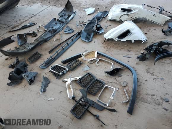 2018 Jeep Grand Cherokee Laredo z VIN 1C4RJEAG7JC480700, wystawiony jako Copart lot #56788835 z przebiegiem Nie podano mil oraz Szkoda całkowita • Salvage title. Historia ofert i sprzedaży dostępna na DreamBid. Obrazek 13.