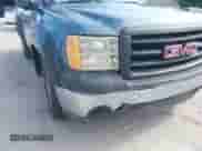 2007 GMC Sierra 1500 Work Truck z VIN 1GTEK14X07Z624531, wystawiony jako IAAI lot #42739758 z przebiegiem 207 360 mil mil oraz . Historia ofert i sprzedaży dostępna na DreamBid. Obrazek 6.