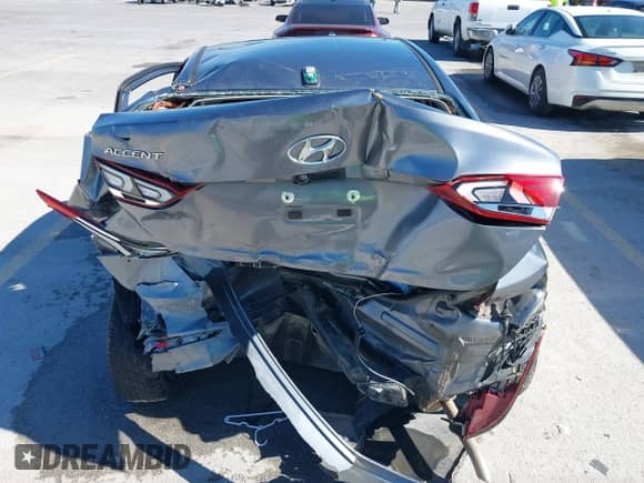 2019 Hyundai Accent Limited z VIN 3KPC34A3XKE069177, wystawiony jako IAAI lot #40821291 z przebiegiem 90 855 mil mil oraz . Historia ofert i sprzedaży dostępna na DreamBid. Obrazek 6.