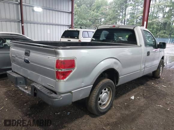 2012 Ford F-150 XL with VIN 1FTNF1CF2CKE40417, listed as a IAAI auction lot 43233623 with 170,103 mi miles and . Bid and sale history available at DreamBid. Image 4.