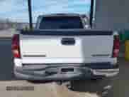 2005 Chevrolet Silverado 1500HD LT z VIN 1GCGK13U25F921945, wystawiony jako IAAI lot #41688949 z przebiegiem 250 734 mil mil oraz . Historia ofert i sprzedaży dostępna na DreamBid. Obrazek 15.