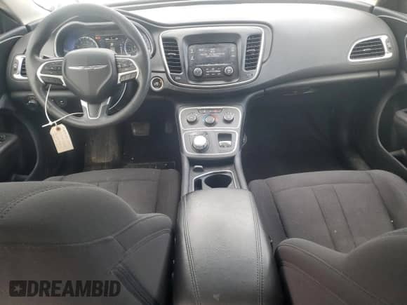 2015 Chrysler 200 LX с VIN 1C3CCCFB8FN629892, выставлен на аукционе Copart как лот 54743055 с пробегом 190 254 миль миль и Чистый • Clean title. История ставок и продаж доступна на DreamBid. Изображение 8.