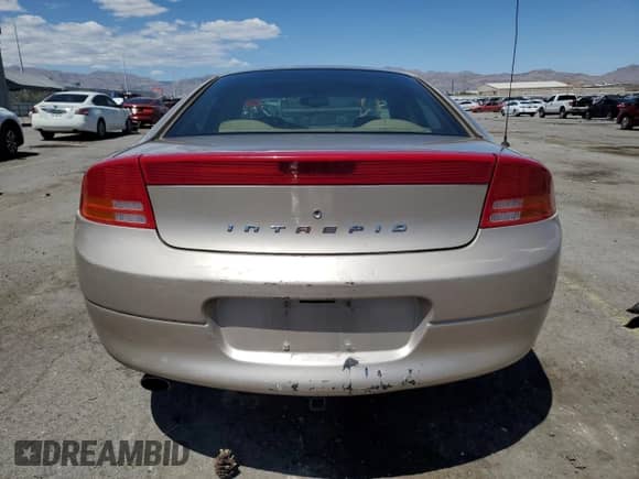 2000 Dodge Intrepid ES z VIN 2B3HD56J6YH373198, wystawiony jako Copart lot #55627115 z przebiegiem 111 624 mil mil oraz Szkoda całkowita • Salvage title. Historia ofert i sprzedaży dostępna na DreamBid. Obrazek 6.