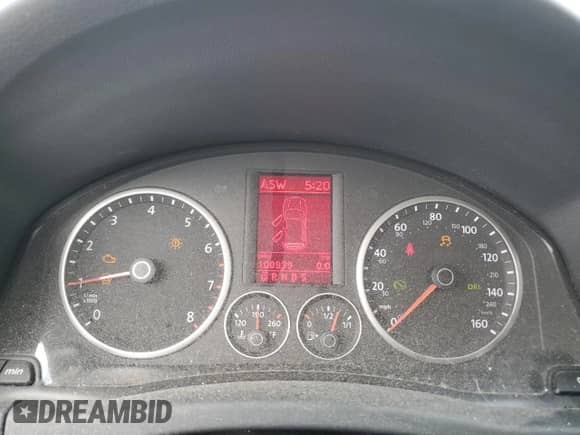 2009 Volkswagen Tiguan S z VIN WVGAV75N39W003838, wystawiony jako Copart lot #62496695 z przebiegiem 100 939 mil mil oraz Czysty tytuł • Clean title. Historia ofert i sprzedaży dostępna na DreamBid. Obrazek 9.