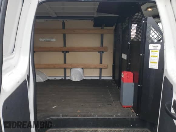 2014 Ford Econoline Cargo Commercial с VIN 1FTNS2EW9EDA62926, выставлен на аукционе Copart как лот 44061685 с пробегом 119 081 миль миль и Чистый • Clean title. История ставок и продаж доступна на DreamBid. Изображение 11.