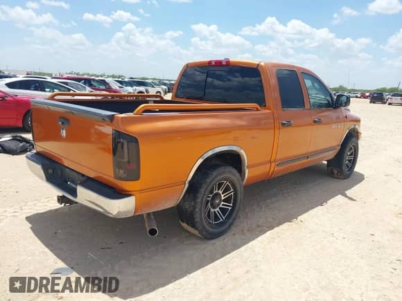 2007 Dodge 1500 SLT with VIN 1D7HA18P17J520144, listed as a IAAI auction lot 42631107 with 187,474 mi miles and . Bid and sale history available at DreamBid. Image 4.