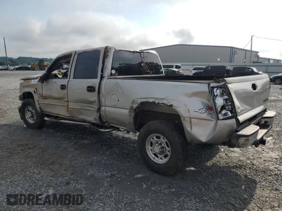 2005 Chevrolet Silverado 2500HD LS с VIN 1GCHK23255F826143, выставлен на аукционе Copart как лот 71189425 с пробегом Не указан миль и Списание • Salvage title. История ставок и продаж доступна на DreamBid. Изображение 2.
