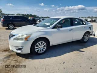 2015 Nissan Altima S z VIN 1N4AL3AP3FC246935, wystawiony jako Copart lot #80571935 z przebiegiem 72 330 mil mil oraz Szkoda całkowita • Salvage title. Historia ofert i sprzedaży dostępna na DreamBid. Obrazek 1.