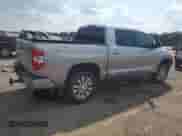 2016 Toyota Tundra Limited z VIN 5TFHW5F15GX559429, wystawiony jako Copart lot #81072305 z przebiegiem 209 729 mil mil oraz Szkoda całkowita • Salvage title. Historia ofert i sprzedaży dostępna na DreamBid. Obrazek 3.