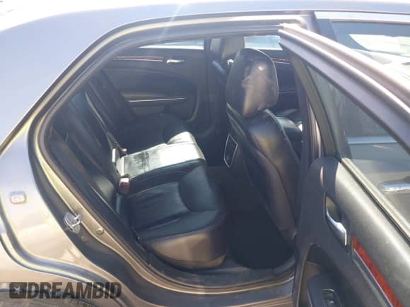 2012 Chrysler 300 Limited с VIN 2C3CCAHG5CH231833, выставлен на аукционе IAAI как лот 42834717 с пробегом 197 637 миль миль и . История ставок и продаж доступна на DreamBid. Изображение 8.