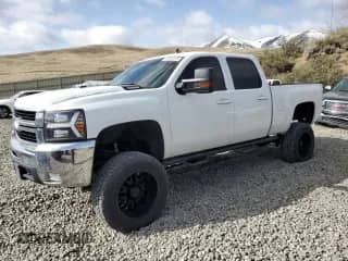 2008 Chevrolet Silverado 2500HD 2LT с VIN 1GCHK23698F153235, выставлен на аукционе Copart как лот 50741075 с пробегом 188 146 миль миль и Списание • Salvage title. История ставок и продаж доступна на DreamBid. Изображение 1.