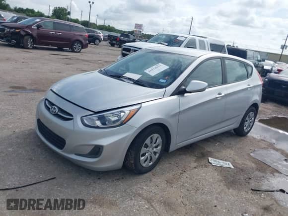 2017 Hyundai Accent SE z VIN KMHCT5AE3HU315659, wystawiony jako IAAI lot #42678933 z przebiegiem 119 952 mil mil oraz . Historia ofert i sprzedaży dostępna na DreamBid. Obrazek 17.