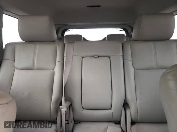 2006 Jeep Commander Limited с VIN 1J8HG58256C212071, выставлен на аукционе Copart как лот 83961595 с пробегом 191 369 миль миль и Списание • Salvage title. История ставок и продаж доступна на DreamBid. Изображение 10.