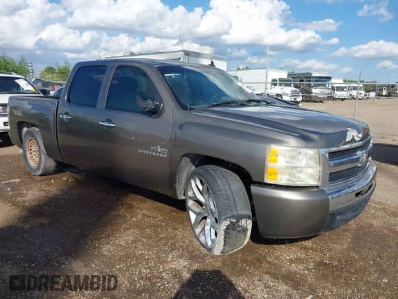 2012 Chevrolet Silverado 1500 LT with VIN 3GCPCSE09CG287476, listed as a IAAI auction lot 42894569 with 187,482 mi miles and . Bid and sale history available at DreamBid. Image 1.