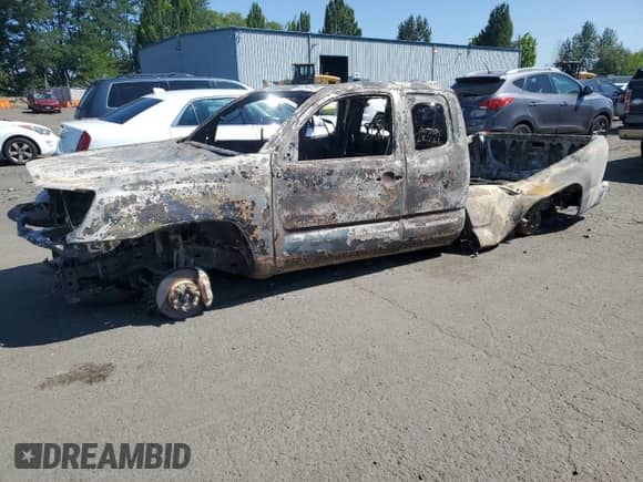 2014 Toyota Tacoma с VIN 5TFUU4EN4EX085067, выставлен на аукционе Copart как лот 62264825 с пробегом Не указан миль и Списание • Salvage title. История ставок и продаж доступна на DreamBid. Изображение 1.