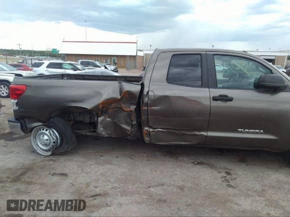 2011 Toyota Tundra с VIN 5TFUY5F14BX181458, выставлен на аукционе IAAI как лот 41790377 с пробегом 129 058 миль миль и . История ставок и продаж доступна на DreamBid. Изображение 6.