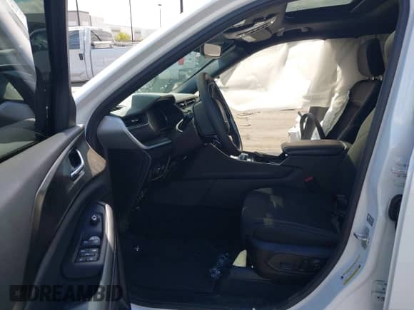 2024 Jeep Grand Cherokee Altitude with VIN 1C4RJHAG5RC247363, listed as a IAAI auction lot 43262188 with 11,701 mi miles and . Bid and sale history available at DreamBid. Image 5.