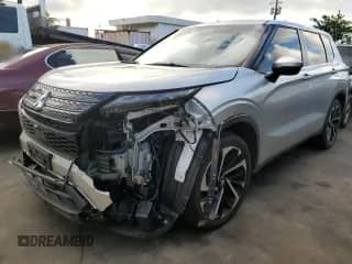 2024 Mitsubishi Outlander ES with VIN JA4J4UA80RZ005934, listed as a Copart auction lot 56393645 with 16,487 mi miles and Non repairable. Bid and sale history available at DreamBid. Image 1.