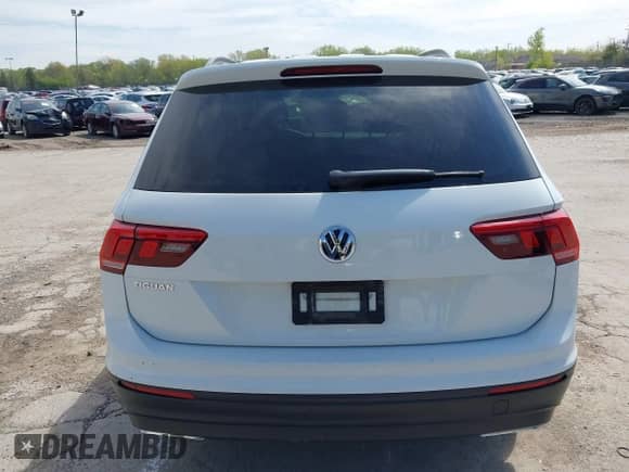 2019 Volkswagen Tiguan S с VIN 3VV0B7AX0KM027036, выставлен на аукционе IAAI как лот 42202681 с пробегом 75 192 миль миль и . История ставок и продаж доступна на DreamBid. Изображение 17.
