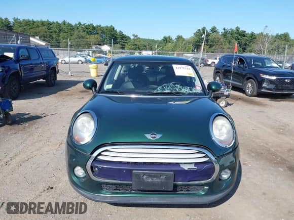 2015 MINI Hardtop z VIN WMWXM5C57F3A04447, wystawiony jako IAAI lot #43175332 z przebiegiem 84 307 mil mil oraz . Historia ofert i sprzedaży dostępna na DreamBid. Obrazek 12.