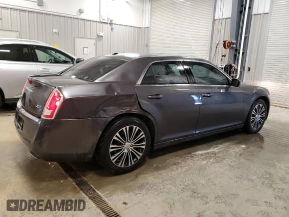 2013 Chrysler 300 S with VIN 2C3CCAGT5DH646618, listed as a Copart auction lot 53613025 with 170,643 mi miles and Clean title. Bid and sale history available at DreamBid. Image 3.