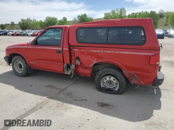 1999 Chevrolet S-10 с VIN 1GCCS1447X8104331, выставлен на аукционе Copart как лот 56427895 с пробегом Не указан миль и Списание • Salvage title. История ставок и продаж доступна на DreamBid. Изображение 2.