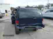 2002 Chevrolet Blazer LS z VIN 1GNCS13W92K202301, wystawiony jako IAAI lot #42066797 z przebiegiem 184 706 mil mil oraz . Historia ofert i sprzedaży dostępna na DreamBid. Obrazek 6.