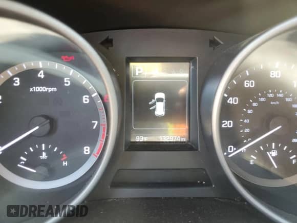 2017 Hyundai Santa Fe 2.4L z VIN 5NMZU3LB5HH013719, wystawiony jako Copart lot #59176425 z przebiegiem 132 974 mil mil oraz Czysty tytuł • Clean title. Historia ofert i sprzedaży dostępna na DreamBid. Obrazek 9.